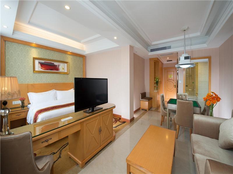 Vienna Hotel Tianbao Road Шэньчжэнь Экстерьер фото