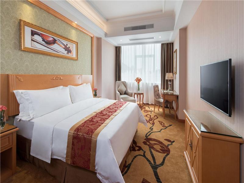 Vienna Hotel Tianbao Road Шэньчжэнь Экстерьер фото