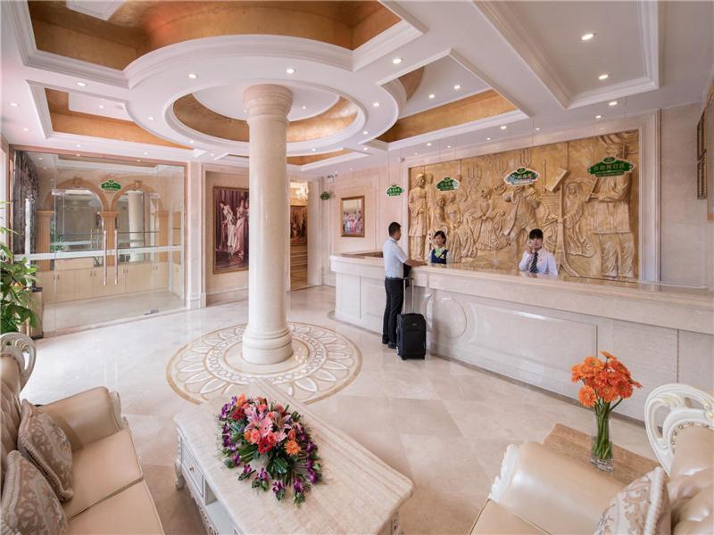 Vienna Hotel Tianbao Road Шэньчжэнь Экстерьер фото